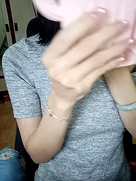 Snapshot of BiCute688 chatting on November 2025 08:37:01 AM BiCute688 online show from November 2025 08:37:01 AM