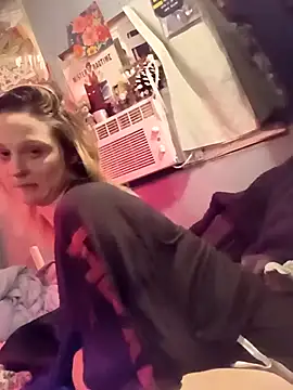 Snapshot of Queen2454 chatting on February 2026 10:01:02 AM Queen2454 online show from February 2026 10:01:02 AM