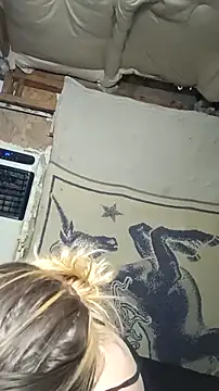 Queen2454 online show from March 2026 07:43:02 PM