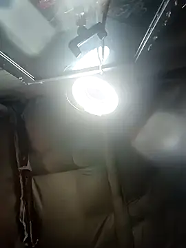 Queen2454 online show from March 2026 01:19:01 AM