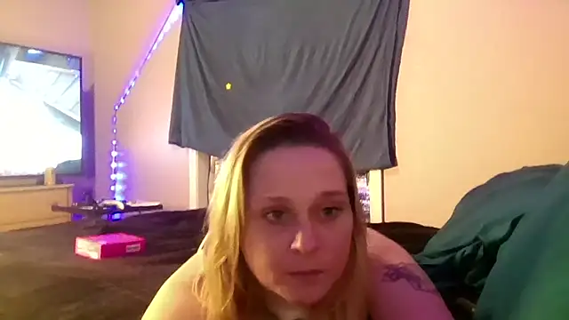 Snapshot of Queen2454 chatting on October 2025 03:02:01 PM Queen2454 online show from October 2025 03:02:01 PM
