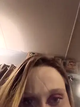 Snapshot of Queen2454 chatting on February 2026 12:16:01 PM Queen2454 online show from February 2026 12:16:01 PM