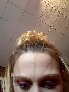 Snapshot of Queen2454 chatting on January 2026 02:21:01 PM Queen2454 online show from January 2026 02:21:01 PM