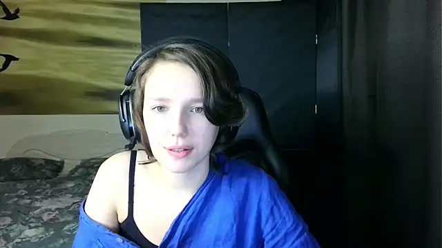 Snapshot of Diana-back chatting on November 2025 03:05:02 PM Diana-back online show from November 2025 03:05:02 PM