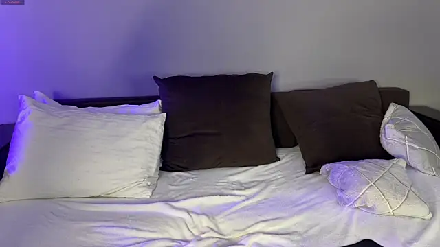 petalpage online show from November 2025 02:00:02 AM