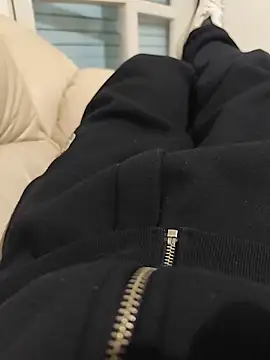 thonyx93 online show from April 2026 09:00:02 PM