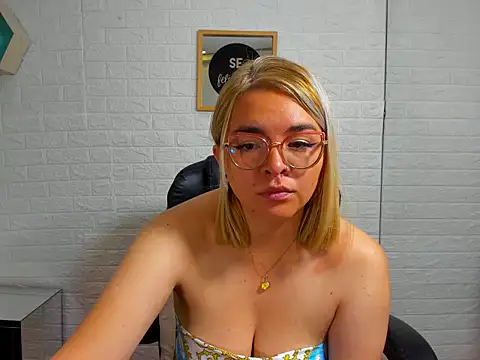 Eily Blunts online show from October 2025 12:50:02 PM