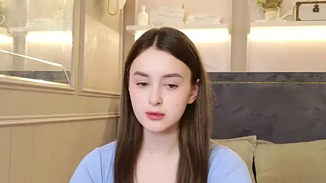 EvaSwen online show from April 2026 06:00:01 PM