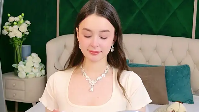 EvaSwen online show from April 2026 05:57:02 AM