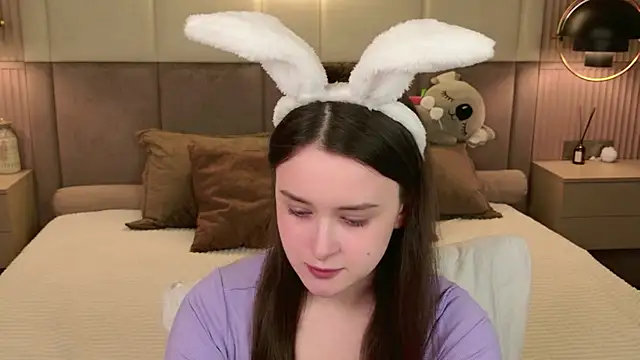 EvaSwen online show from April 2026 12:51:01 PM