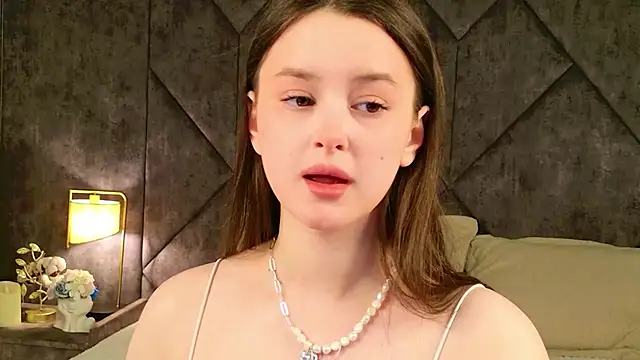 EvaSwen online show from April 2026 04:33:02 PM