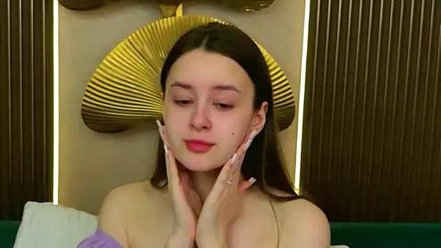 EvaSwen online show from April 2026 06:06:01 AM