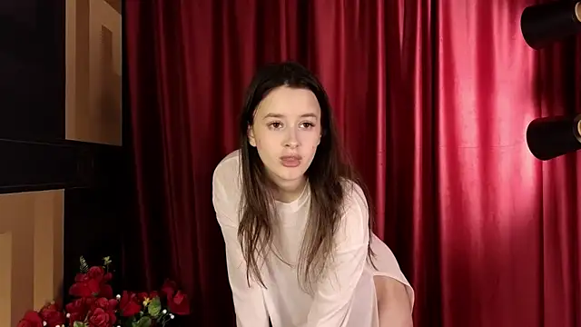 Snapshot of EvaSwen chatting on November 2025 10:13:01 PM EvaSwen online show from November 2025 10:13:01 PM