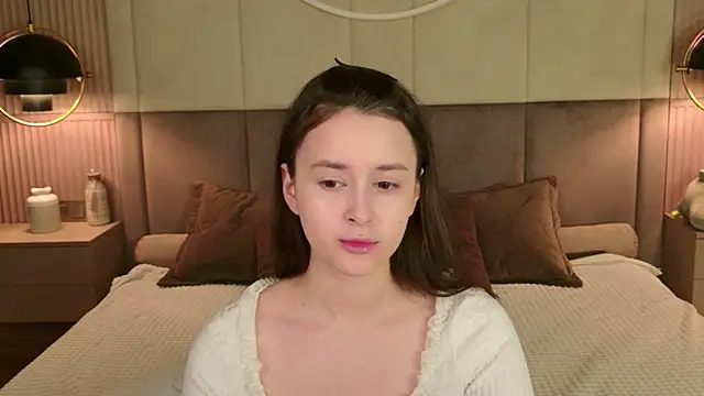 EvaSwen online show from April 2026 04:01:01 PM