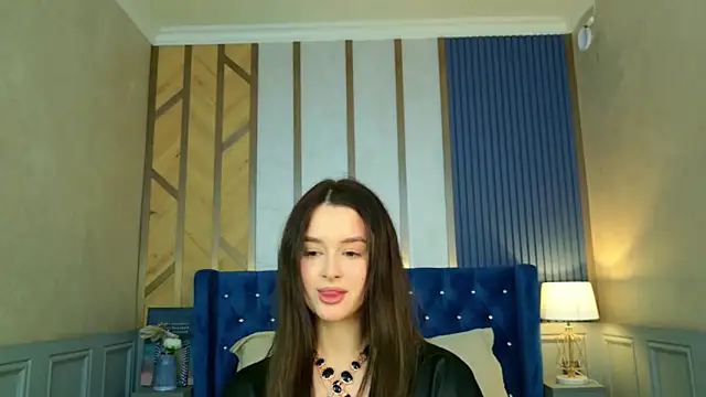 Snapshot of EvaSwen chatting on June 2026 10:57:02 AM EvaSwen online show from June 2026 10:57:02 AM