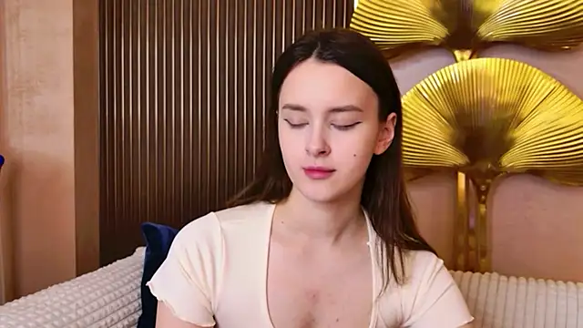 EvaSwen online show from April 2026 10:44:01 AM