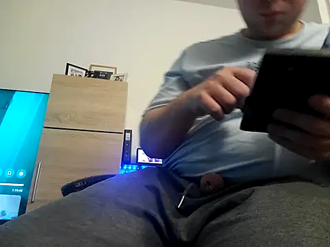 Snapshot of stivi2526 chatting on November 2025 10:57:01 PM stivi2526 online show from November 2025 10:57:01 PM