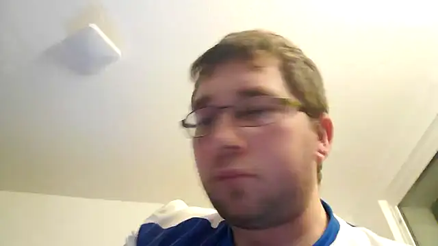 stivi2526 online show from September 2025 09:44:02 PM