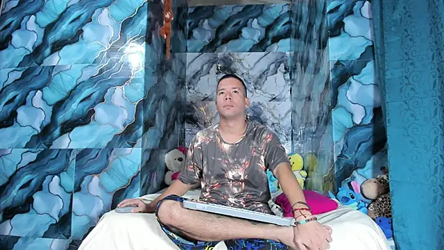 celesteyorucso1 online show from October 2025 11:06:02 PM