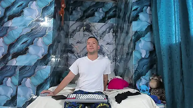 celesteyorucso1 online show from October 2025 09:47:01 PM