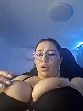 miss Lia13 online show from November 2025 12:31:01 PM