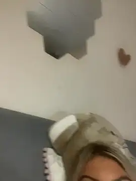 Snapshot of Diamondxoxx chatting on October 2025 09:29:01 PM Diamondxoxx online show from October 2025 09:29:01 PM