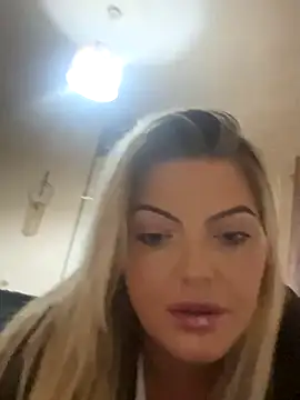 Snapshot of Diamondxoxx chatting on November 2025 12:26:01 AM Diamondxoxx online show from November 2025 12:26:01 AM