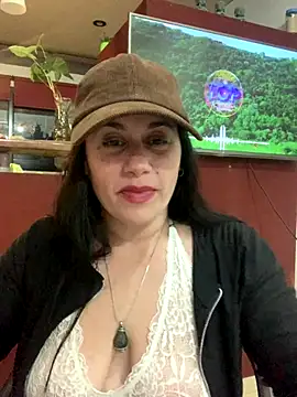 Amarteverdaderamente online show from October 2025 02:57:01 AM