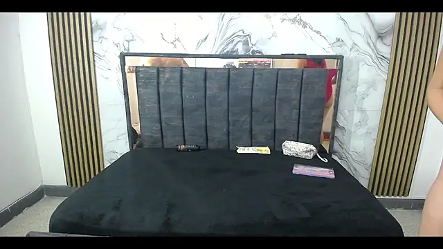 genesis and alex online show from December 2025 07:40:02 PM