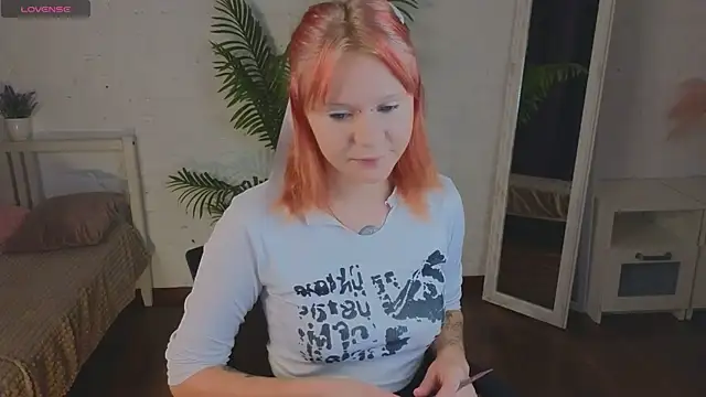 kitten murray  online show from October 2025 05:50:02 AM