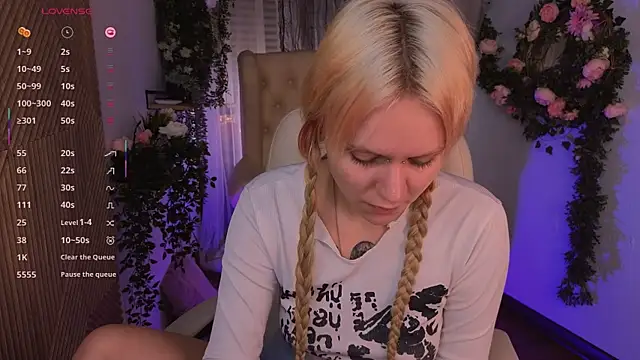 kitten murray  online show from November 2025 05:33:02 AM