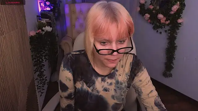 kitten murray  online show from October 2025 06:32:02 AM