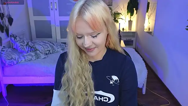 kitten murray  online show from October 2025 06:14:01 AM