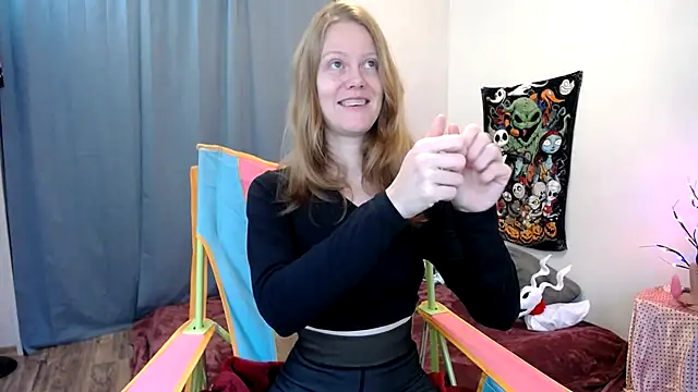 Snapshot of naughtyfox89 chatting on October 2025 05:25:02 PM naughtyfox89 online show from October 2025 05:25:02 PM