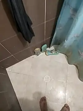 Snapshot of Valen_Squirt04 chatting on October 2025 03:15:01 PM Valen Squirt04 online show from October 2025 03:15:01 PM