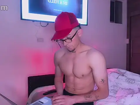 strongManLatino online show from October 2025 12:56:02 AM