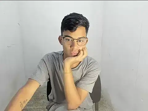 Snapshot of Deivi_colins_23 chatting on October 2025 09:27:02 PM Deivi colins 23 online show from October 2025 09:27:02 PM