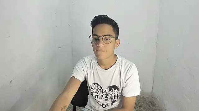 Snapshot of Deivi_colins_23 chatting on October 2025 02:00:02 AM Deivi colins 23 online show from October 2025 02:00:02 AM
