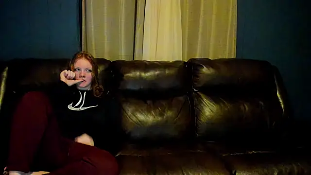 Snapshot of LoversUnleashedXO chatting on October 2025 03:40:02 AM LoversUnleashedXO online show from October 2025 03:40:02 AM