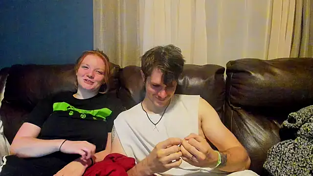 Snapshot of LoversUnleashedXO chatting on October 2025 04:15:01 AM LoversUnleashedXO online show from October 2025 04:15:01 AM