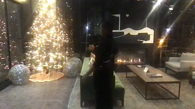 tia   fox online show from November 2025 09:32:02 AM