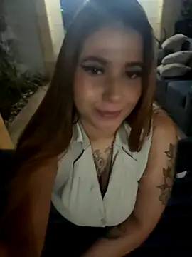 Snapshot of violeticafox chatting on November 2025 05:55:03 AM violeticafox online show from November 2025 05:55:03 AM