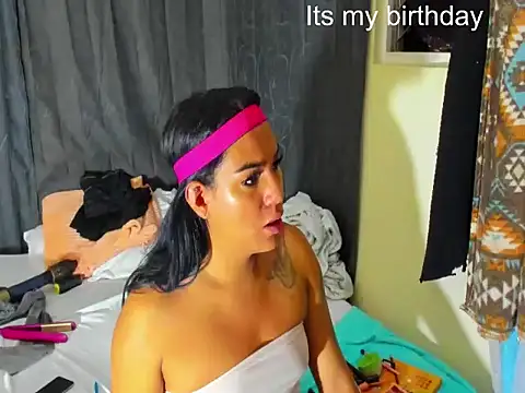 RobertaxGutierrez online show from December 2025 12:24:02 AM