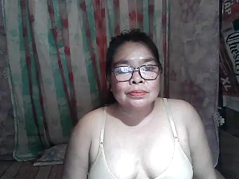 Snapshot of cris_tita chatting on March 2026 06:57:02 AM cris tita online show from March 2026 06:57:02 AM