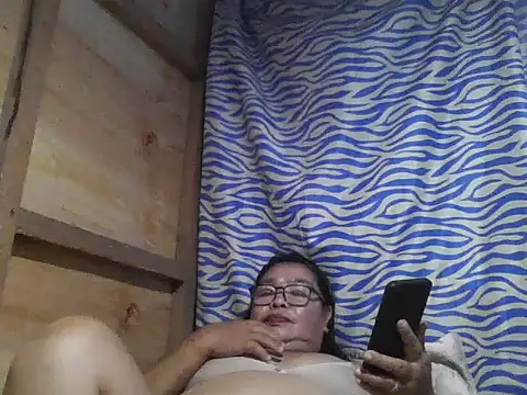Snapshot of cris_tita chatting on July 2026 03:16:02 PM cris tita online show from July 2026 03:16:02 PM