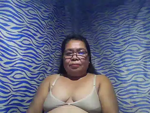 Snapshot of cris_tita chatting on June 2026 01:17:02 PM cris tita online show from June 2026 01:17:02 PM
