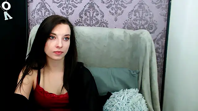 DominantLuna online show from April 2026 05:30:01 PM