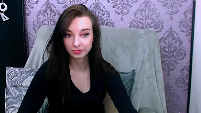 DominantLuna online show from May 2026 07:29:01 PM