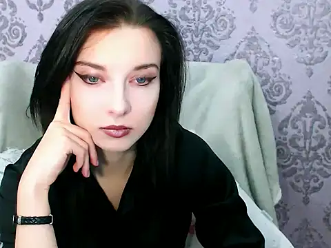 DominantLuna online show from October 2025 07:57:02 PM