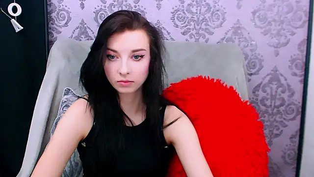 DominantLuna online show from May 2026 07:36:01 PM